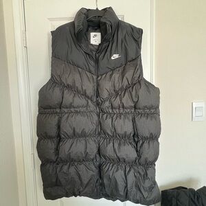 Nike Women's Windpuffer Therma-FIT Puffer Vest
